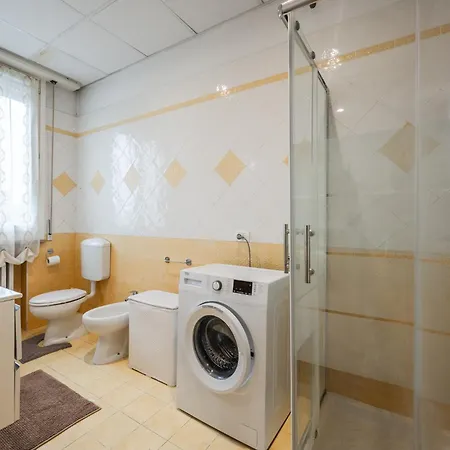 Appartement Mutina 7 *